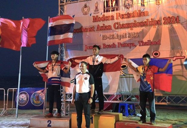 Graha Rizky Taruna, mahasiswa FIKK kibarkan merah putih di podium tertinggi pada kompetisi Modern Pentathlon Southeast Asia Championship di Thailand (Dok Rizky).