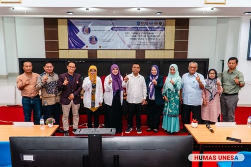 Jajaran pimpinan Universitas Negeri Surabaya dan pimpinan FK sambut tim asesor LAM-PTKes terkait pembukaan prodi baru FK.