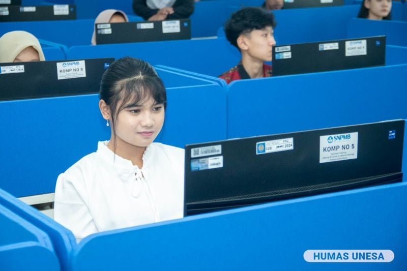 UTBK di Unesa berlangsung hingga sesi ke-21. Tes berjalan lancar dari sesi awal hingga akhir.