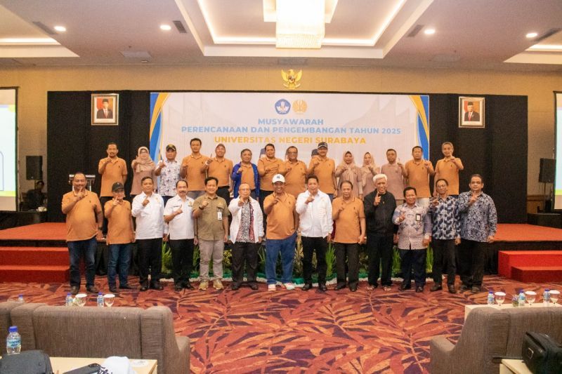 Jajaran pejabat Bidang Sosial, Budaya, dan Pemberdayaan Masyarakat OIKN, Pemkab Paser, dan jajaran pimpinan Universitas Negeri Surabaya.
