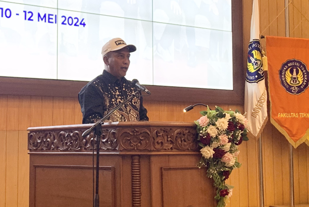 Ketua PB FOPI Prof. Dr. Nurhasan, M.Kes., memberikan pengarahan dalam Rakernas PB FOPI 2024, salah satunya mengajak seluruh jajaran pengurus untuk terus melahirkan terobosan dalam memajukan olahraga petanque Indonesia.