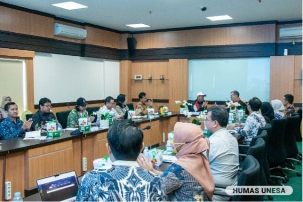 Selama ini, kolaborasi Unesa dan mitra maupun pemerintah Australia berjalan baik dan produktif, sehingga penting untuk terus dikembangkan dan diperkuat di berbagai bidang lain.