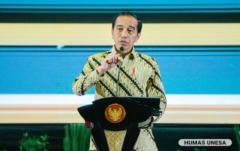 Presiden Republik Indonesia Ir. H. Joko membuka Forum Rektor Indonesia