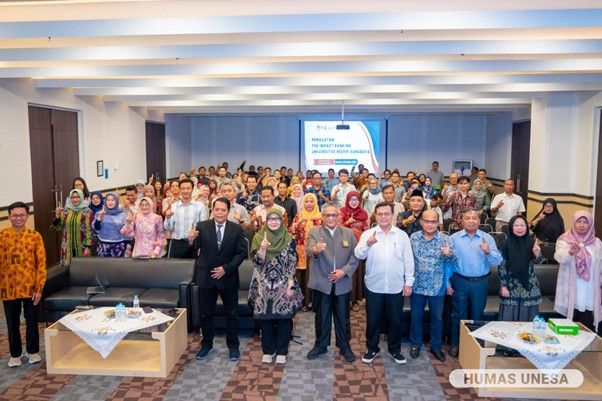 Kegiatan ini dihadiri seluruh jajaran pimpinan, direktur, dekan, kepala lembaga, dan pakar di lingkungan Unesa.
