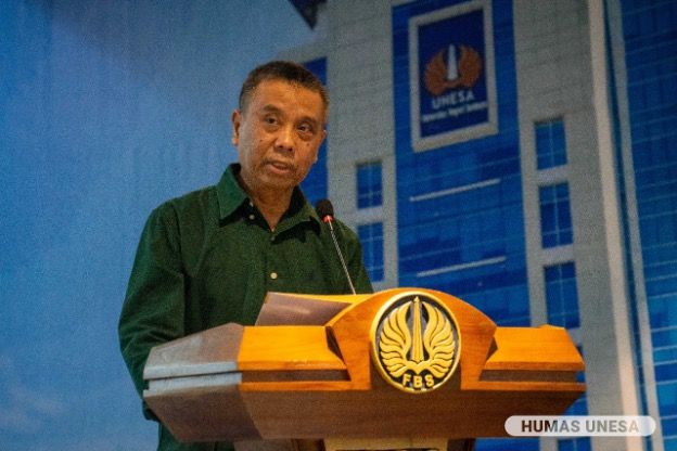 Wakil Rektor Bidang I UNESA memberikan sambutan terkait komitmennya dalam menyukseskan program tersebut.