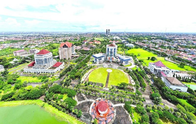 Kawasan Unesa Kampus II Lidah Wetan, Surabaya.