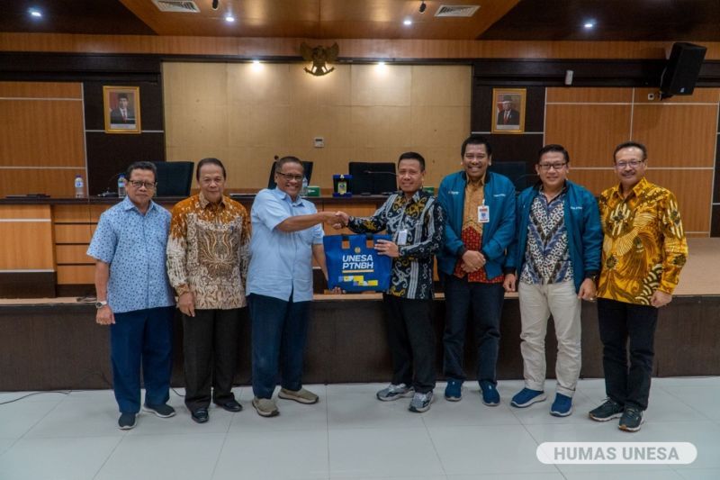 Jajaran pimpinan UNESA sambut kunjungan rombongan Polije terkait persiapan dan proses peralihan status universitas di Jember tersebut ke PTN-BH.