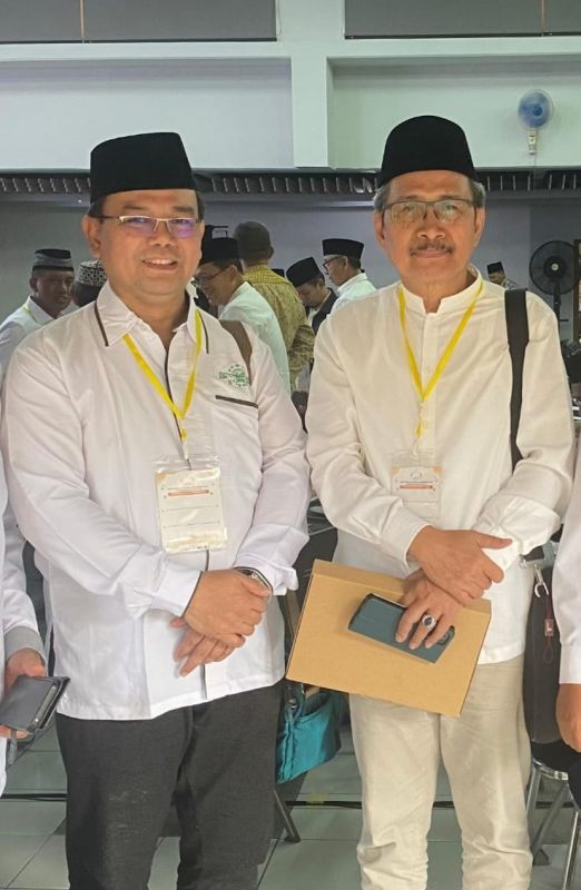 Foto Prof. Dr. Muhammad Turhan Yani (UNESA) dan Prof. Muhammad Mashuri (ITS)