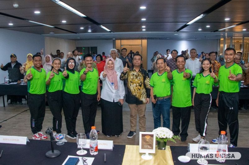 Jajaran pimpinan dan pejabat kampus "Rumah Para Juara" serta para stakeholder menghadiri sosialisasi dan uji publik Senam Guru Indoensia.